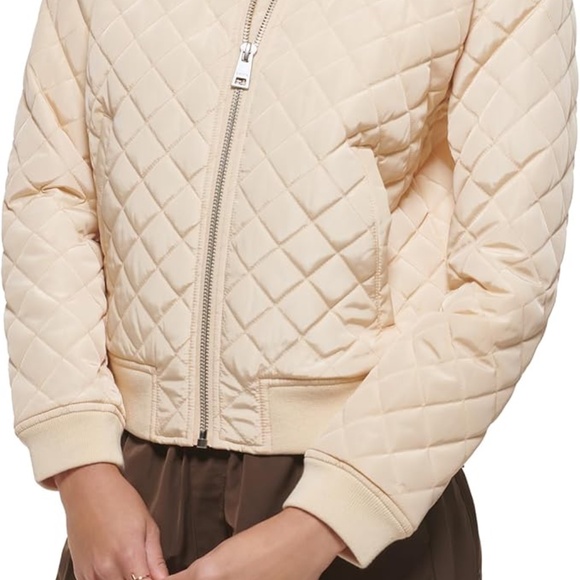 Levi's Women's Cream Ivory Size Extra Small Diamond Quilted Bomber Jacket - Picture 6 of 8